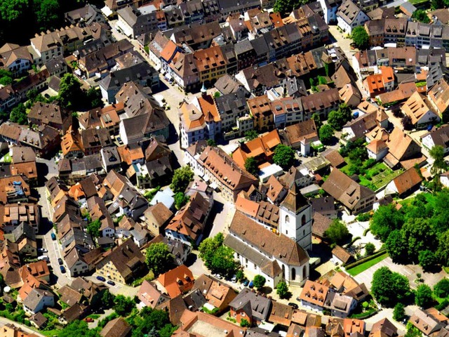 Die Staufener Altstadt: Mehr als 120 Gebude haben Risse.  | Foto: Sparkasse