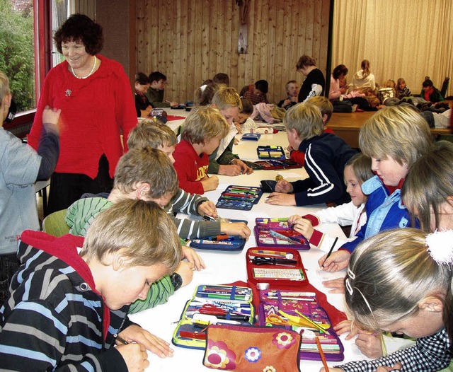 Das Gehrte gleich zu Papier bringen d...nen Ritter und dem stinkenden Drachen.  | Foto: Martha Weishaar