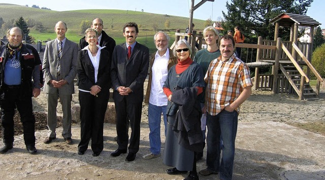 Bei herrlichem Sptsommerwetter wurde ...d Gartenbauarchitekt Kunz eingeweiht.   | Foto: Rolf Strohm