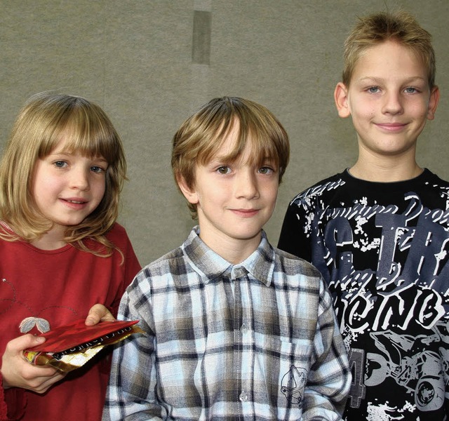 Noemi Huber, Luca Wolf  und Tobias Adl...s in der Hebelschule Rhina/Luttingen.   | Foto: Ch. Frse