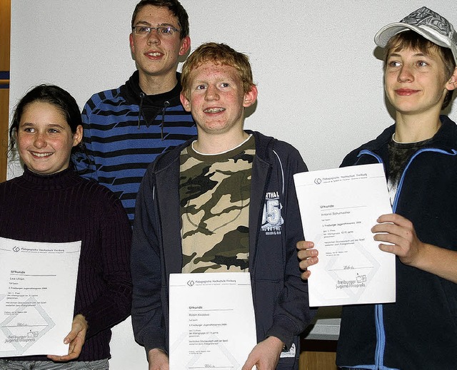 Lachende Preistrger: Lea Ullrich, Jan...y und Antonio Schumacher (von links).   | Foto: privat