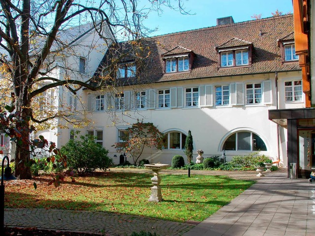 Der mittlere Trakt des Elisabethenheim...nfenster abgerissen und neu aufgebaut.  | Foto: Sigrid Umiger