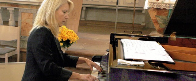 Die in Lahr wohnende Konzertpianistin ...ken die Zuhrer in der Martinskirche.   | Foto: Heidi Fssel