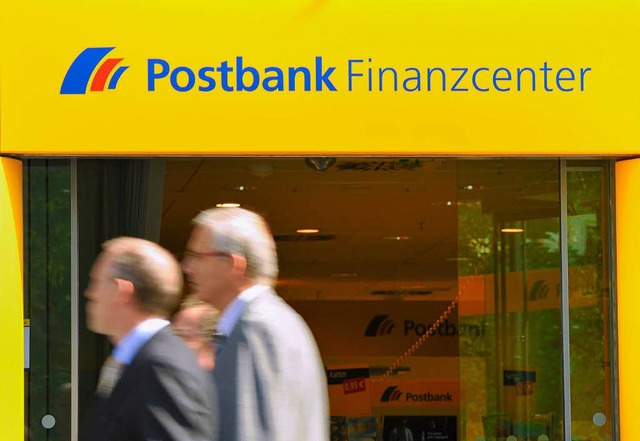 Die Pleite der Lehman Brothers macht auch der Postbank zu schaffen.   | Foto: dpa