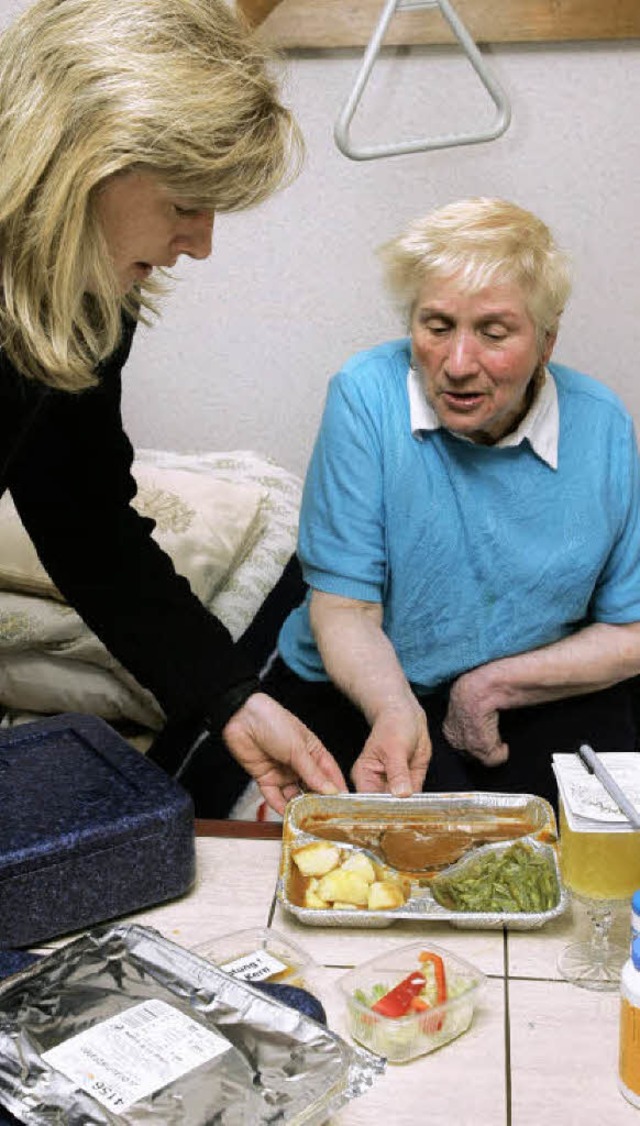 Essen auf Rdern &#8211; fr viele Senioren unentbehrlich  | Foto: dpa