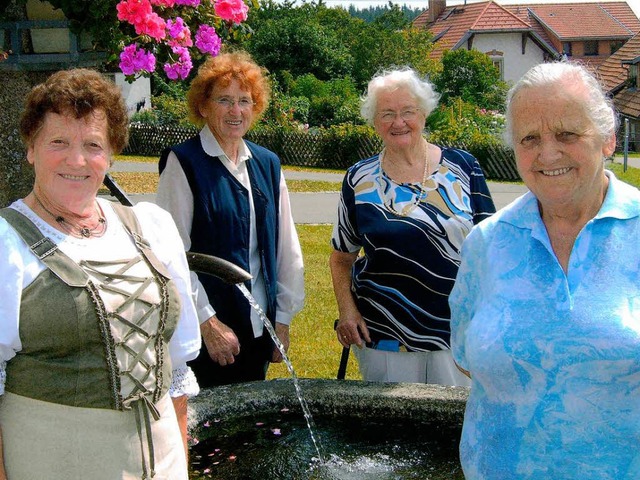 Einige der Grnderinnen (von rechts): ...htig, Emmi Eichhorn und Gertrud Brotz.  | Foto: Roswitha Klaiber