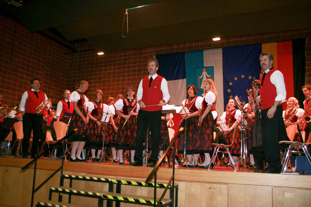 Die    Musikvereine aus Grafenhausen  und Rothaus  sorgten  bei der Jumelagefeier in der Schwarzwaldhalle fr musikalische Stimmung.