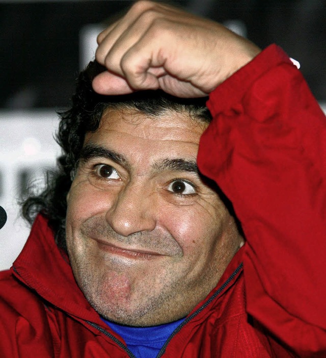 Hat gut lachen: Diego Maradona &#8211; mit seiner Hand Gottes   | Foto: dpa