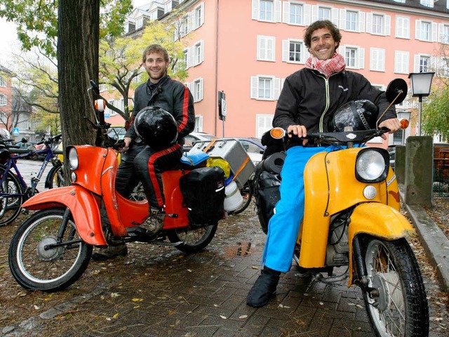 Lorenz Zimmermann und David Lohmller ...or dem Start zu ihrer Abenteuerreise.   | Foto: Rita Eggstein