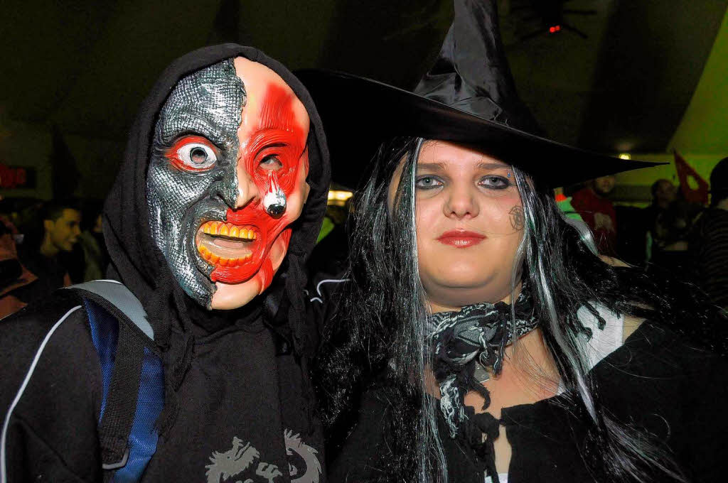 Gruselshow und Horrorparty, Schminke und Musik – Halloween im Europa-Park.