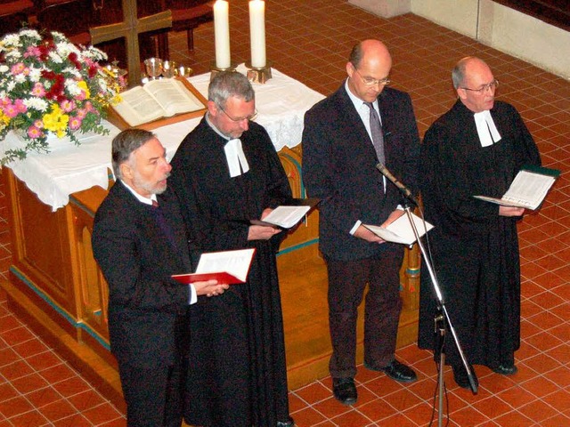 Segensgebet zum Abschluss des Gottesdi...fest in der evangelischen Stadtkirche.  | Foto: Christian Ringwald