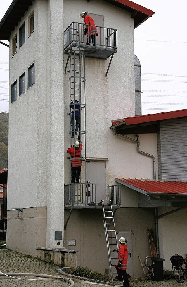 Vier &#8222;Verletzte&#8220; hatten di...e bei der bung in  Holzen zu retten.   | Foto: Raab