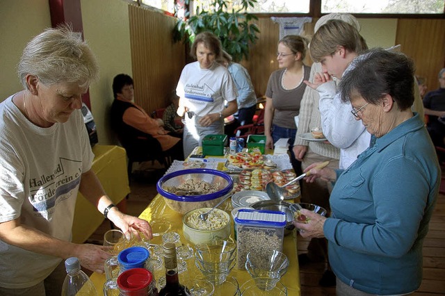 Zum Frhstck ins Hallenbad &#8211; da...Saison jeden ersten Sonntag im Monat.   | Foto: jrn kerckhoff