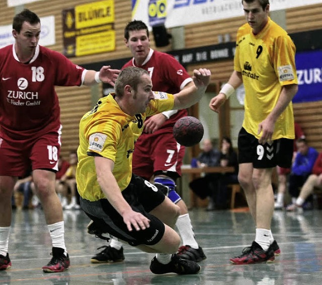Handball Herren 2008/2009HTV Mei?enhei...atthias Vogel (TuS Altenheim 2 #8) re.  | Foto: Peter Aukthun-Goermer