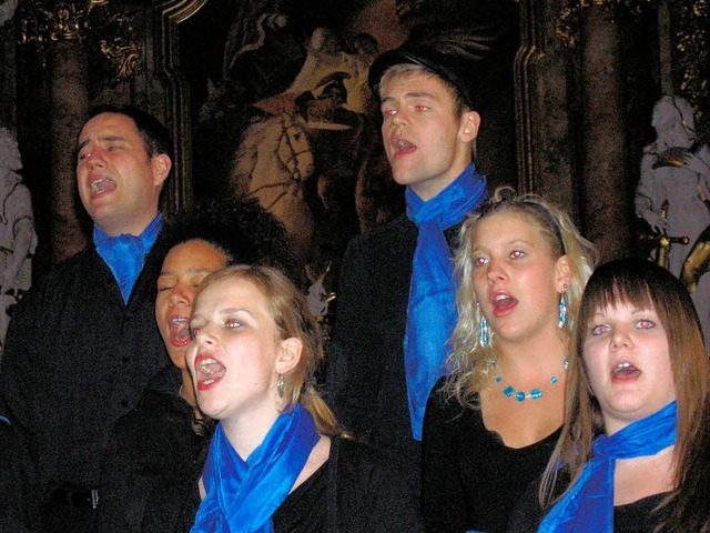 Kraftvoll und dynamisch: Der Landesjugendgospelchor in  Riegel.  | Foto: Michael Haberer