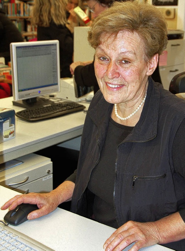 Ein seit 17 Jahren vertrautes Gesicht in der   Mediathek: Hannelore Schweizer.   | Foto: Waldszus
