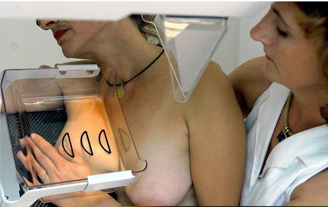 Durch ein Mammographie-Screening kann ...n einem frhen Stadium erkannt werden.  | Foto: ddp