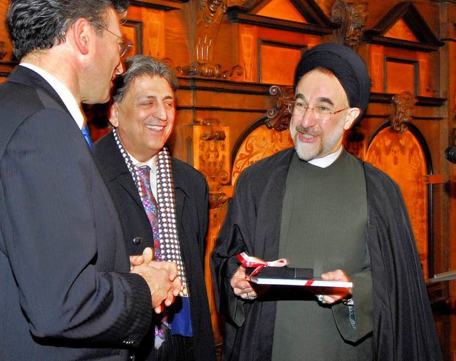 OB Dieter Salomon (links) empfngt den...Prsidenten Mohammed Khatami (rechts).  | Foto: Michael Bamberger