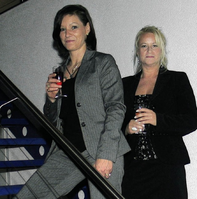 Heike Borchert (links) und Karin Bank ...ier &#8222;que bella&#8220; in Riegel.  | Foto: Helmut Hassler