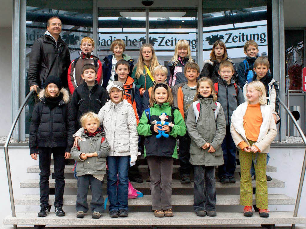 Die Klasse 4b der Grundschule aus Schliengen mit ihrem Lehrer Herr Westphal Die Klasse 4b der Grundschule aus Schliengen mit ihrem Lehrer Herr Westphal