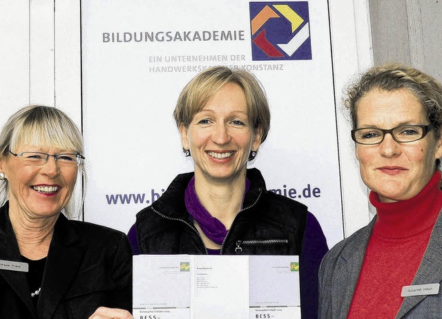 Sie wollen Frauen den Wiedereinstieg i...rger und Susanne Hillan (von links).    | Foto: Herbst