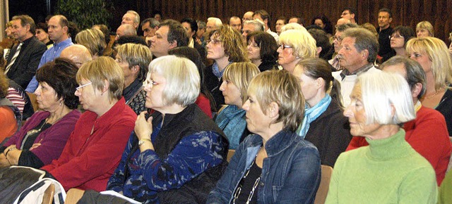 Zahlreiche  Besucher,  darunter viele ...ung auf dem Schulsektor informieren.    | Foto: Hary Wickert/ BZ-Archiv