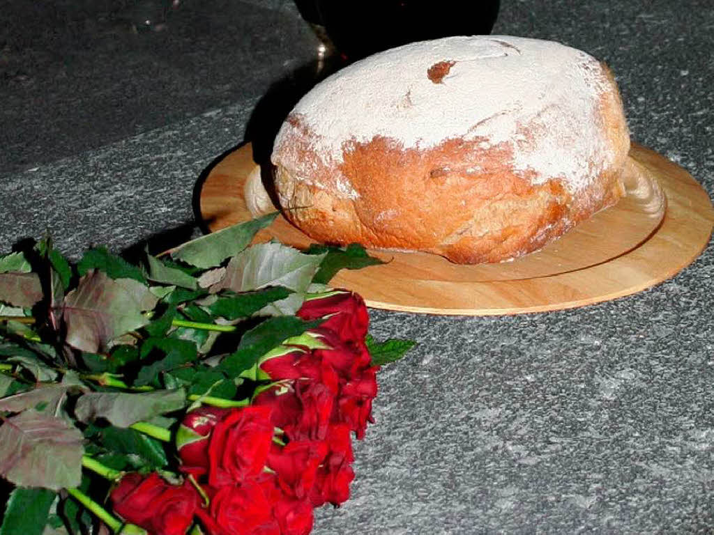 Rosen und Brot in der St.-Pankratius-Kirche in Buchholz.