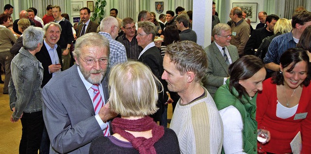 50 Neubrger wurden in der Ortsverwalt...vorsteher Winkler und anderen begrt.  | Foto: heinz vollmar