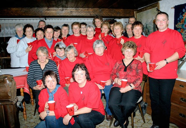 Auf zehn Jahre als Verein kann die Nar...rden geehrt mit einer Schrttele-Tasse  | Foto: Chris Seifried