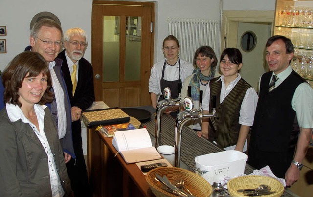 Zusammenarbeit im Klsterle: Menschen ...vicekraft Angela und Christoph Biber.   | Foto: T. Winckelmann