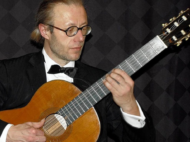 <Bildtext>Musik und Geschichten: Wolfgang Mayer in Schtzles Keller</Bildtext>  | Foto: Jannik Schall