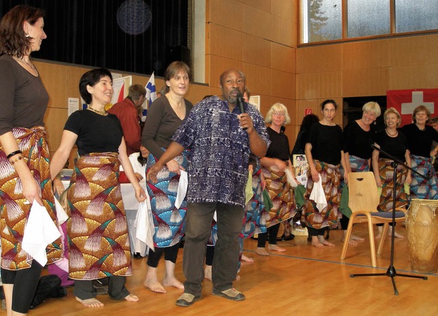 Auch die African-Dance-Gruppe des Turn...m &#8222;Fest der Kulturen&#8220; auf.  | Foto: Barbara Schmidt