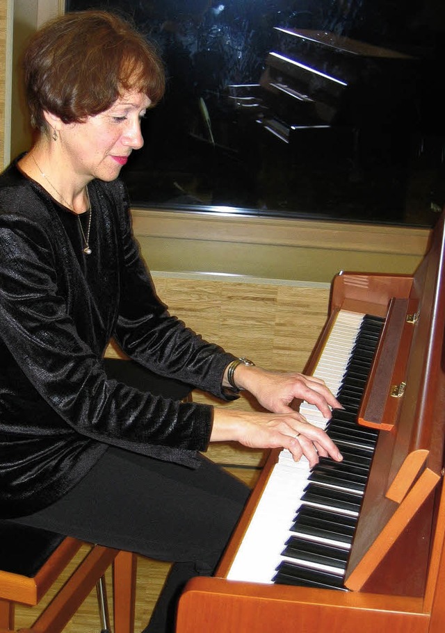 Pianistin Irina Nitsak spielte im evangelischen Gemeindehaus  in Bad Sckingen.   | Foto: gottstein