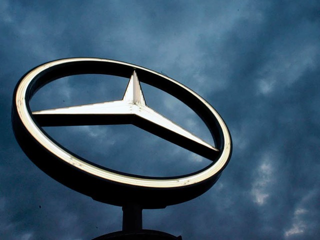 Daimler wird seine Produktion an die N...1; und  sie entsprechend zurckfahren.  | Foto: dpa