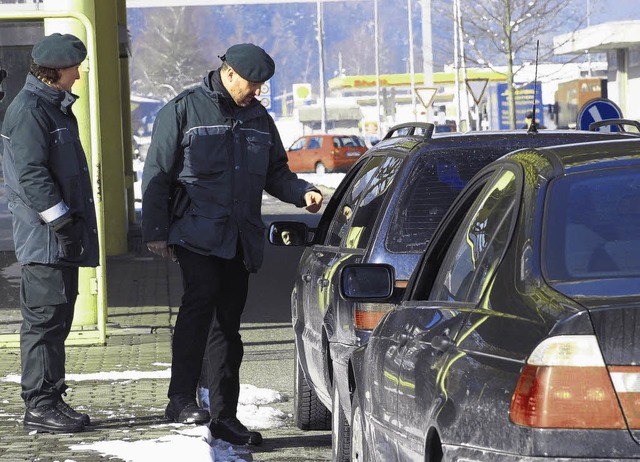 Grozgiger sind die Zollbeamten am Ho...alten Freigrenzen, auer beim Kaffee.   | Foto: BZ