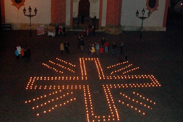 Kerzen als Zeichen der Solidarität
