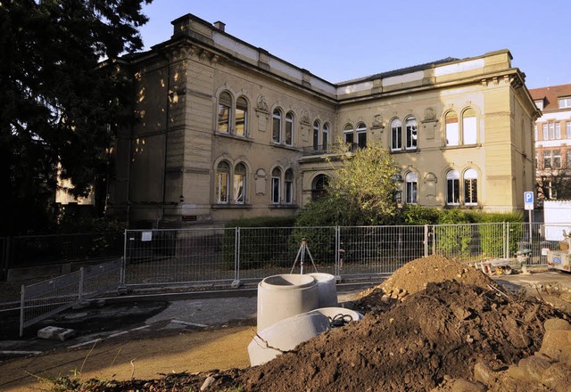 Das alte Pfarrhaus der Christuskirche:... wrde gut drei Millionen Euro kosten.  | Foto: i. schneider