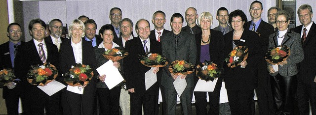 Ehrungen bei der Sparkasse Freiburg-N...le-Dufner (Elzach) und  Marcel Thimm.   | Foto: Sparkasse