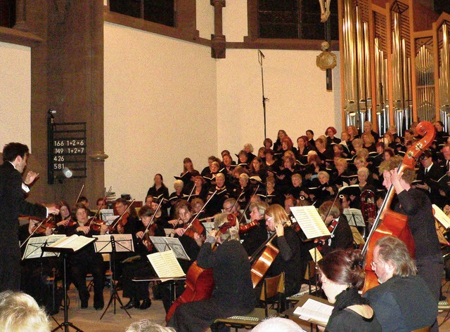 Trost  fr Trauernde:   Bezirkskantor ...Brahms  in der Stadtkirche zu Gehr.    | Foto: Georg Diehl