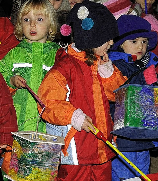 Laternenlieder zu St. Martin sangen die Kinder  in  Hausen.   | Foto: Privat