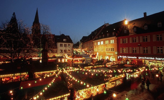 Lichterglanz auf dem Freiburger Weihnachtsmarkt  | Foto: FWTM