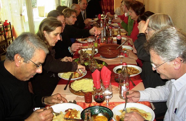 &#8222;Couscous&#8220;-Essen auf franz...zsischen Stammtisch in Bad Sckingen.  | Foto: Gudrid Brauch