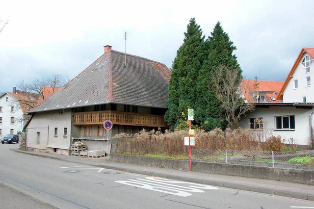 Das leer stehende  Bauernhaus an der H...de   Halle soll einem Neubau weichen.   | Foto: Scherfling