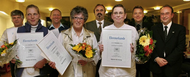 Der Badische Verlag ehrte Zustellerinn...us, Thomas Zehnle und Christian Lurk.   | Foto: Rita Eggstein