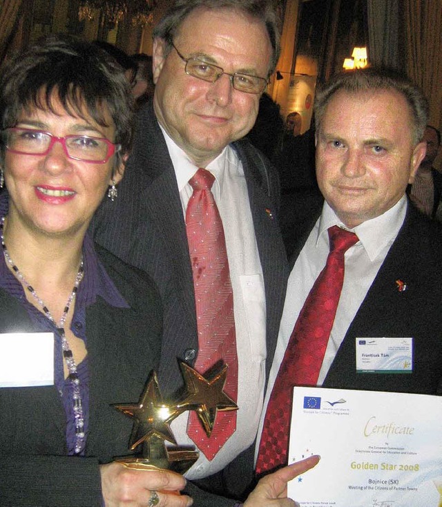 Goldene Sterne gab es auch fr die ita...Bojnices Brgermeister Frantisek Tam.   | Foto: Anne Freyer