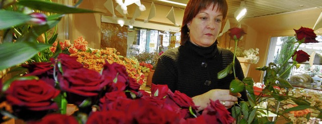 Tglich von Blumen umgeben: Die Floris...hallstadt einen Rosenstrau zusammen.   | Foto: Michael Bamberger