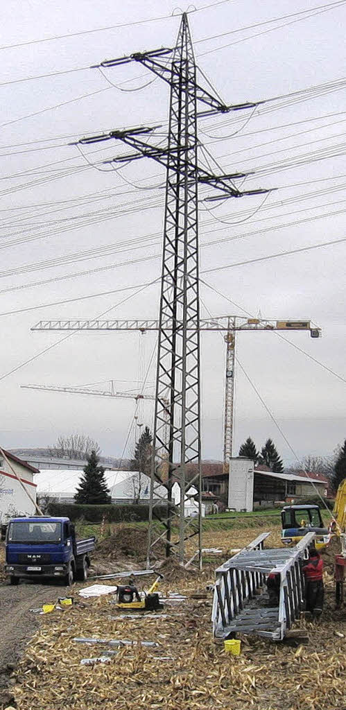 Neue Masten Für Die Stromleitung Rümmingen Badische Zeitung