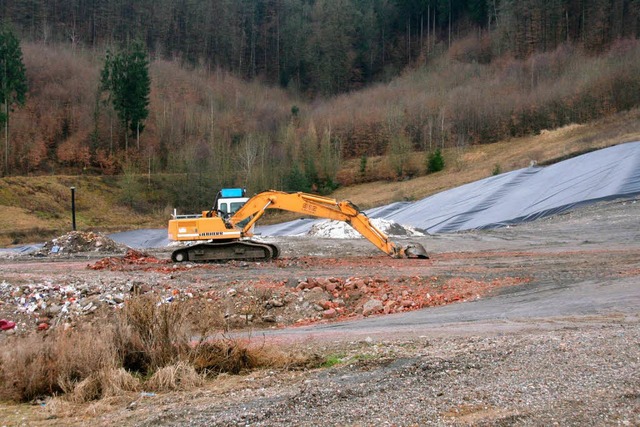Kreismlldeponie Scheinberg: Auf diese...Dioxin belastete Erde gelagert werden.  | Foto: Marlies Jung-Knoblich