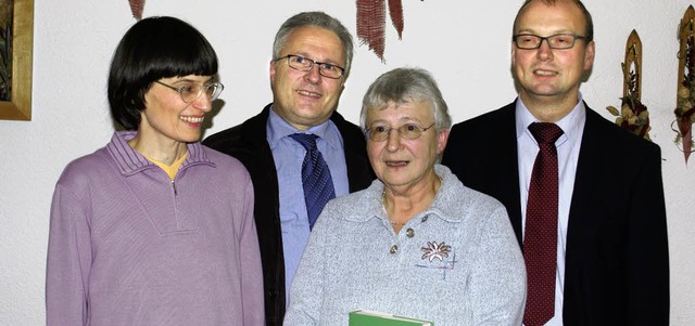 Hunderte von Arbeitsstunden war Gerda ...mann (von links) lobten die Einstze.   | Foto: Werner Probst