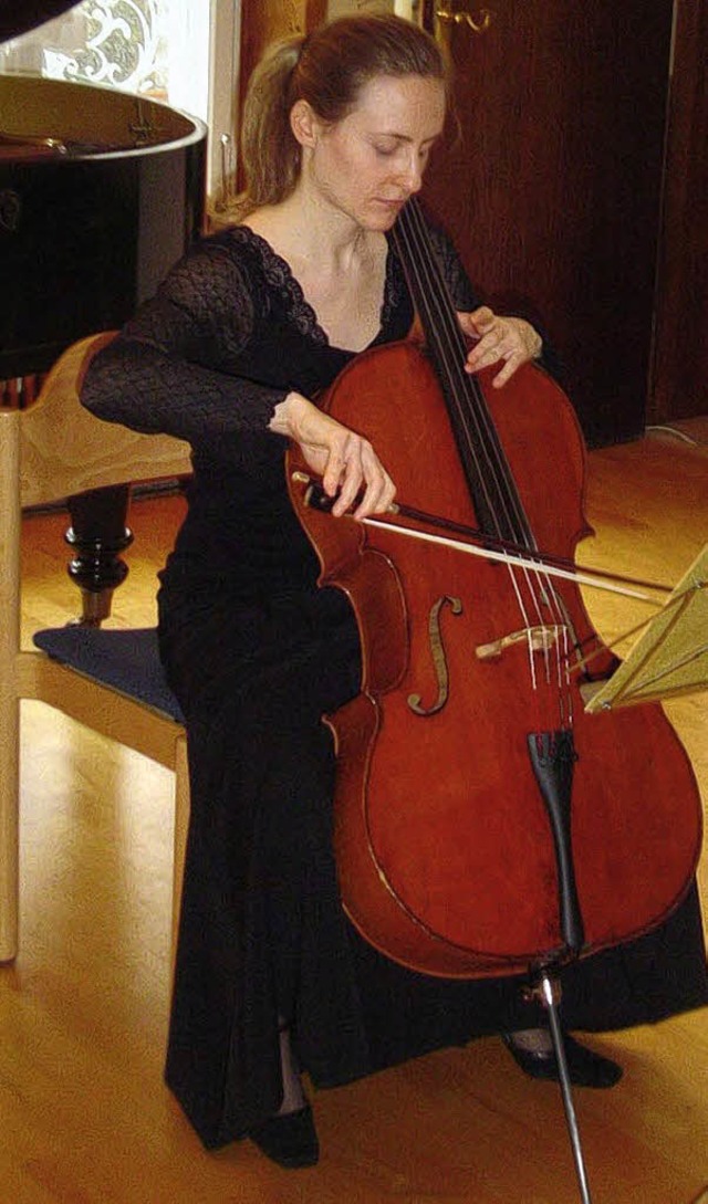Voller Hingabe am Cello: Anna Mazurek.   | Foto: Peter-Hendrik Paul